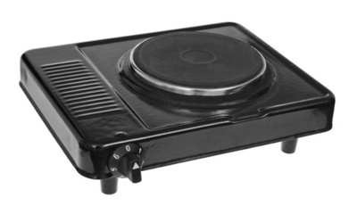 老滿是灰塵的虹吸在黑色背景上。蜘蛛網纏繞的方式